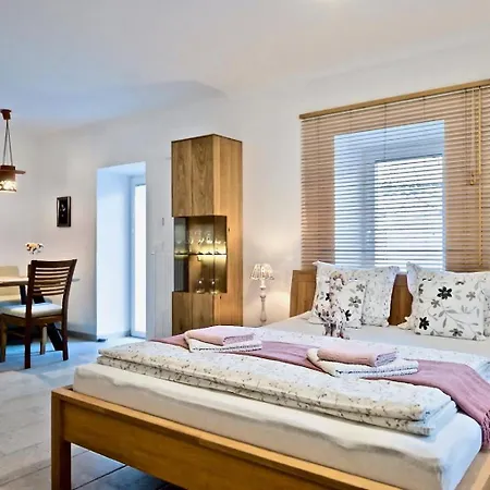 Koledniki Apartman *